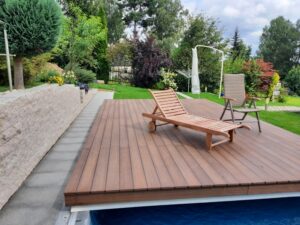 Abdeckung für Swimming-Pool als Terrasse